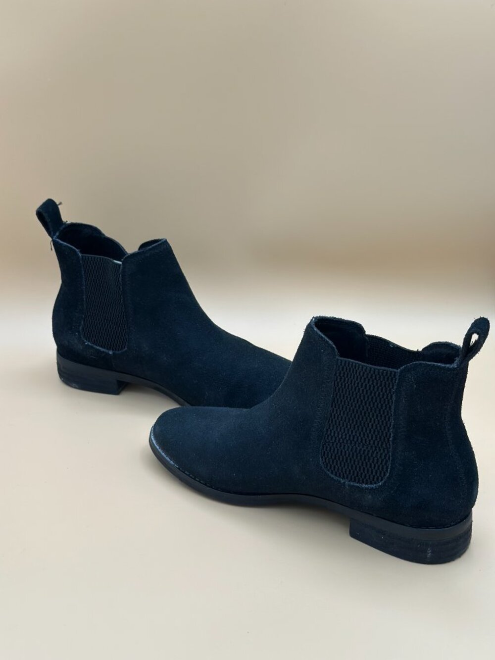 TOMS Black Suede Chelsea Ankle Boots Women’s Size 5.5 Classic Pull-On Booties - Picture 3 of 7